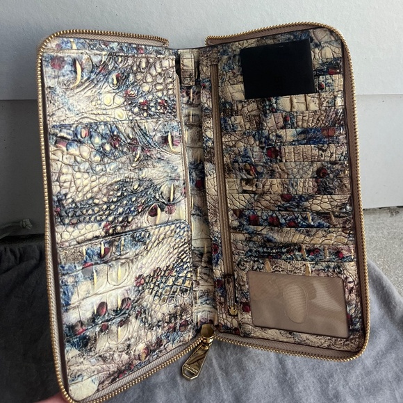 Brahmin Skyler Clutch
